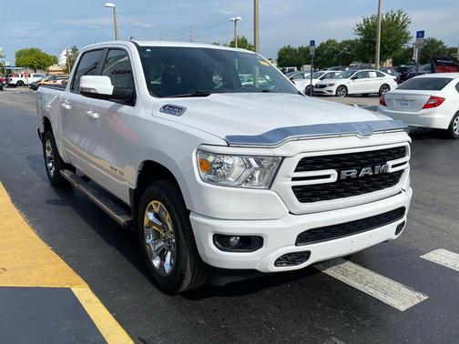 Bright White Clearcoat 2022 RAM 1500 Big Horn/Lone Star