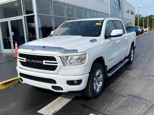 Bright White Clearcoat 2022 RAM 1500 Big Horn/Lone Star