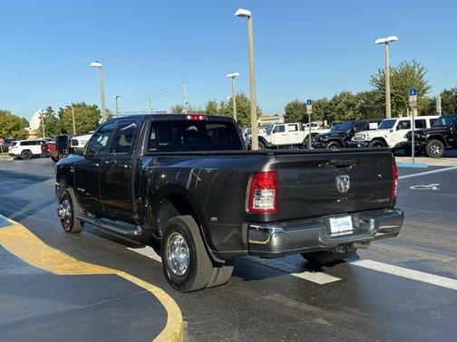 2022 RAM 3500 Tradesman Crew Cab 4x4 8' Box