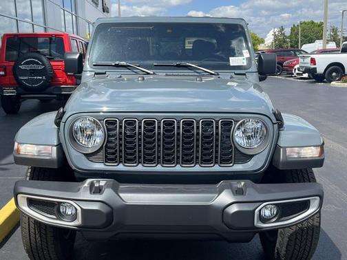 2025 Jeep Gladiator Sport S