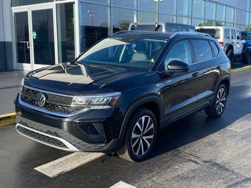 2024 Volkswagen Taos 1.5T SE