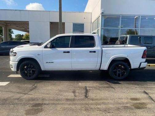 Ivory White Tri-Coat Pearlcoat 2026 RAM 1500 Laramie