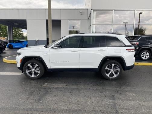 2022 Jeep Grand Cherokee 4xe Base