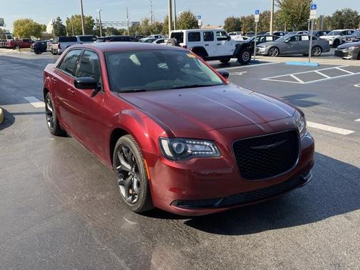 2021 Chrysler 300 Touring