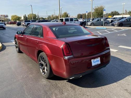 2021 Chrysler 300 Touring
