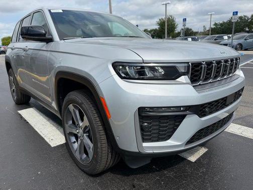 Silver Zynith 2026 Jeep Grand Cherokee Limited