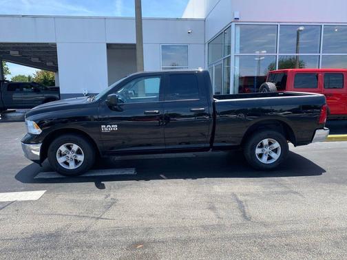 Diamond Black 2024 RAM 1500 Classic SLT
