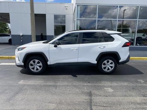 2020 Toyota RAV4 LE