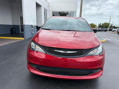 2026 Chrysler Voyager LX