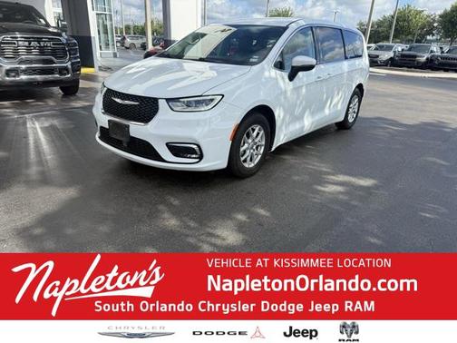 2023 Chrysler Pacifica Touring L