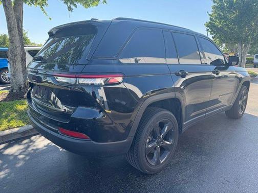 2023 Jeep Grand Cherokee Altitude