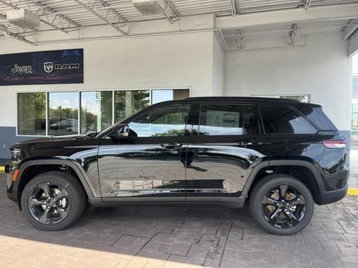 2025 Jeep Grand Cherokee Altitude