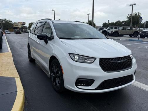 2026 Chrysler Pacifica Limited