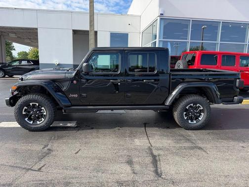 Black Clearcoat 2026 Jeep Gladiator Shadow Ops