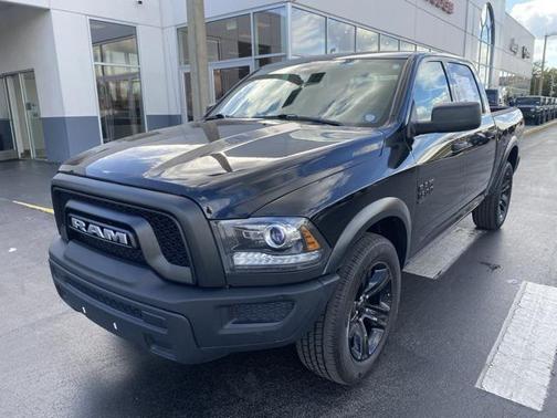 2024 RAM 1500 Classic Warlock Crew Cab 4x2 5'7' Box