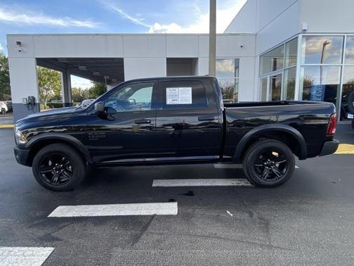 2024 RAM 1500 Classic Warlock Crew Cab 4x2 5'7' Box