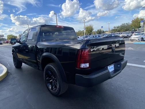 2024 RAM 1500 Classic Warlock Crew Cab 4x2 5'7' Box