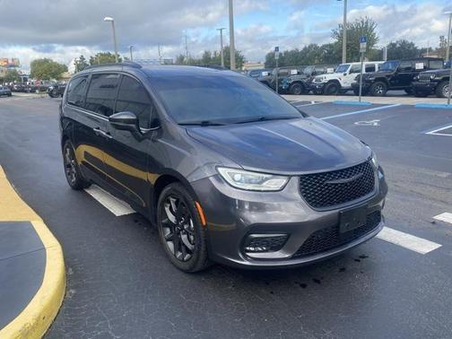 2023 Chrysler Pacifica Touring L