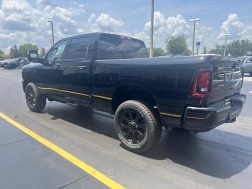 2025 RAM 2500 Big Horn Crew Cab 4x4 6'4' Box