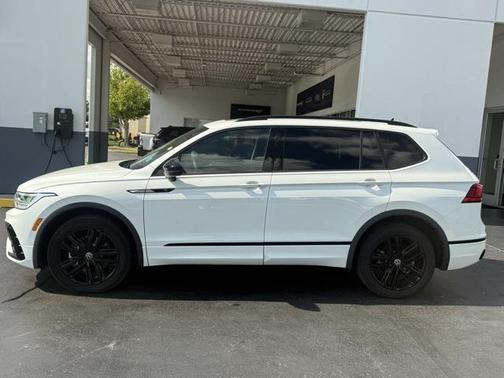 2022 Volkswagen Tiguan 2.0T SE R-Line Black