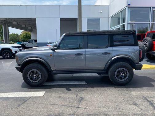 Carbonized Gray Metallic 2021 Ford Bronco Badlands