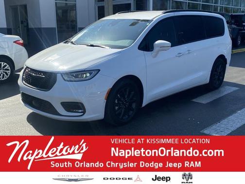 2022 Chrysler Pacifica Touring L