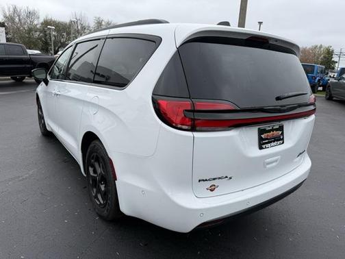 2025 Chrysler Pacifica Hybrid Premium S Appearance Pkg