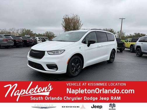2025 Chrysler Pacifica Hybrid Premium S Appearance Pkg