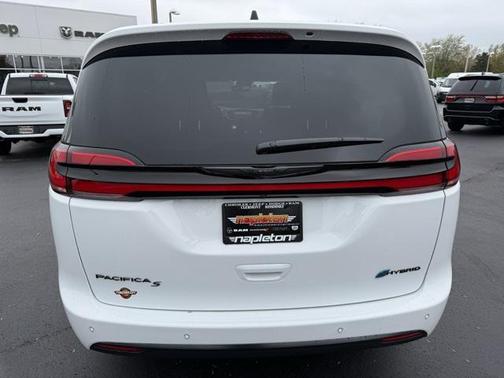 2025 Chrysler Pacifica Hybrid Premium S Appearance Pkg
