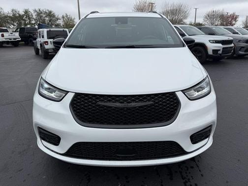 2025 Chrysler Pacifica Hybrid Premium S Appearance Pkg