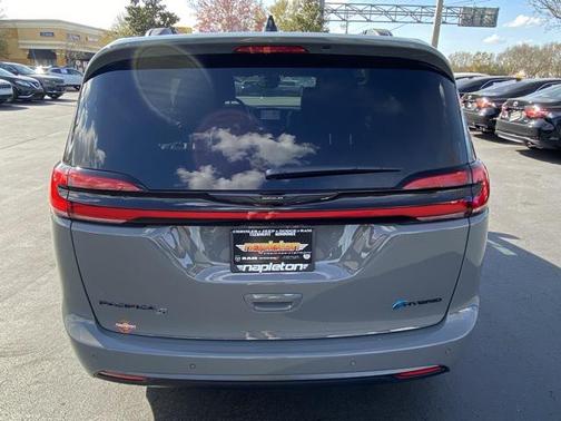 2025 Chrysler Pacifica Hybrid Premium S Appearance Pkg