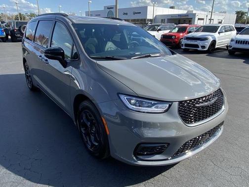 2025 Chrysler Pacifica Hybrid Premium S Appearance Pkg