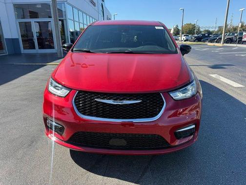 2026 Chrysler Pacifica L