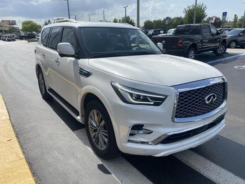 2022 INFINITI QX80 Luxe