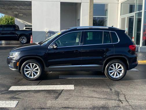 Deep Black 2017 Volkswagen Tiguan 2.0T Wolfsburg Edition