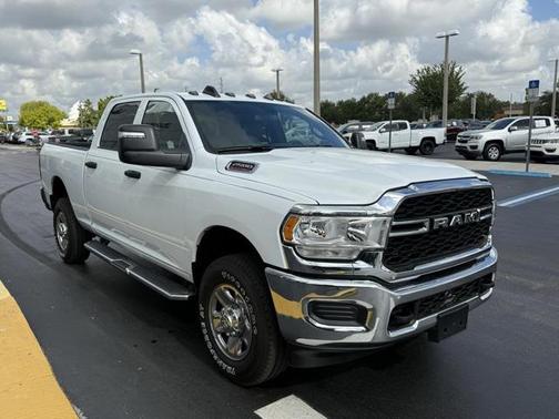 2024 RAM 2500 Tradesman Crew Cab 4x4 6'4' Box