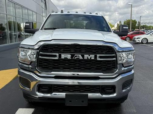 2024 RAM 2500 Tradesman Crew Cab 4x4 6'4' Box