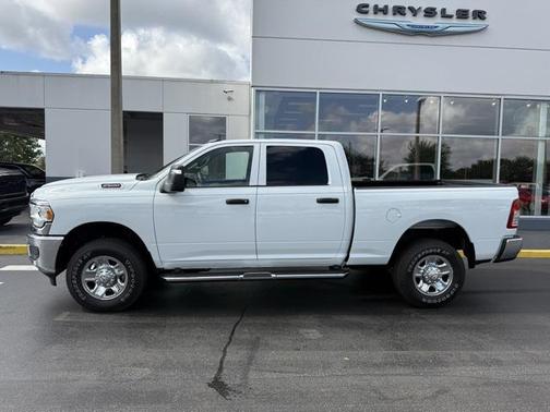 2024 RAM 2500 Tradesman Crew Cab 4x4 6'4' Box