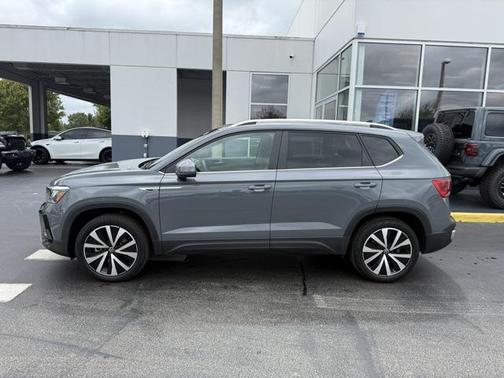 2024 Volkswagen Taos 1.5T SE