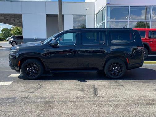 Diamond Black Crystal Pearlcoat 2024 Jeep Wagoneer Series II Carbide 4x4
