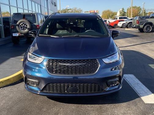 2024 Chrysler Pacifica Limited