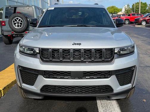 Silver Zynith 2026 Jeep Grand Cherokee L Altitude