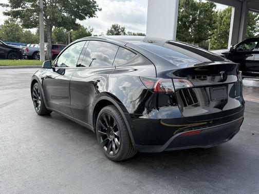 2022 Tesla Model Y Long Range Dual Motor All-Wheel Drive