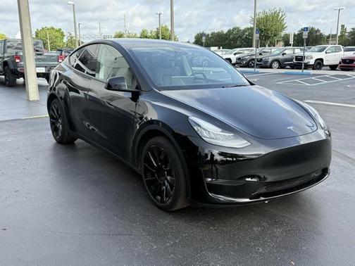 2022 Tesla Model Y Long Range Dual Motor All-Wheel Drive