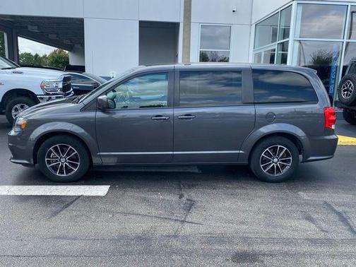 Granite Pearlcoat 2018 Dodge Grand Caravan GT
