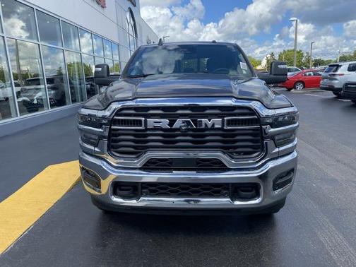 2025 RAM 2500 Tradesman Crew Cab 4x4 6'4' Box
