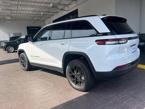 2025 Jeep Grand Cherokee Altitude