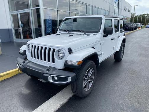2023 Jeep Wrangler 4-Door Sahara 4x4