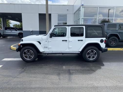 2023 Jeep Wrangler 4-Door Sahara 4x4