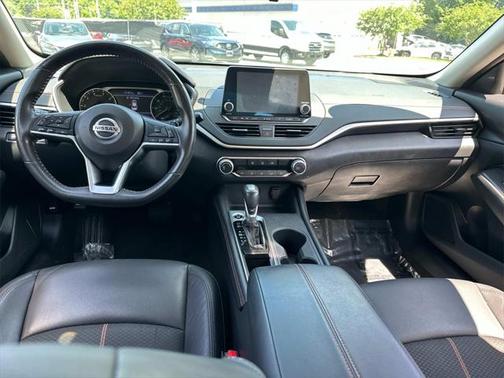 2022 Nissan Altima SR FWD